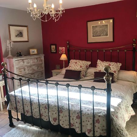 Le Peyrail Bed and Breakfast Les Lèves-et-Thoumeyragues Buitenkant foto