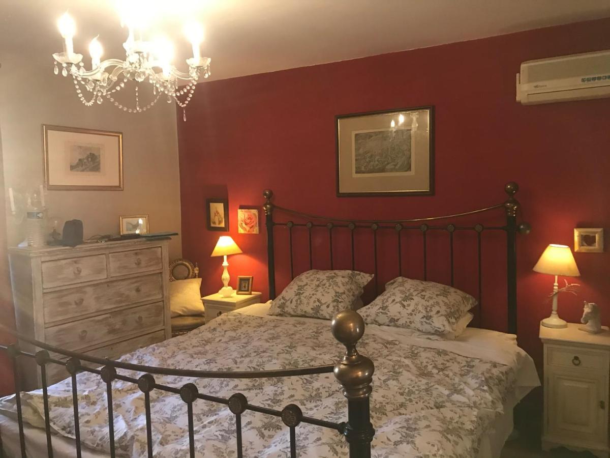 Le Peyrail Bed and Breakfast Les Lèves-et-Thoumeyragues Buitenkant foto
