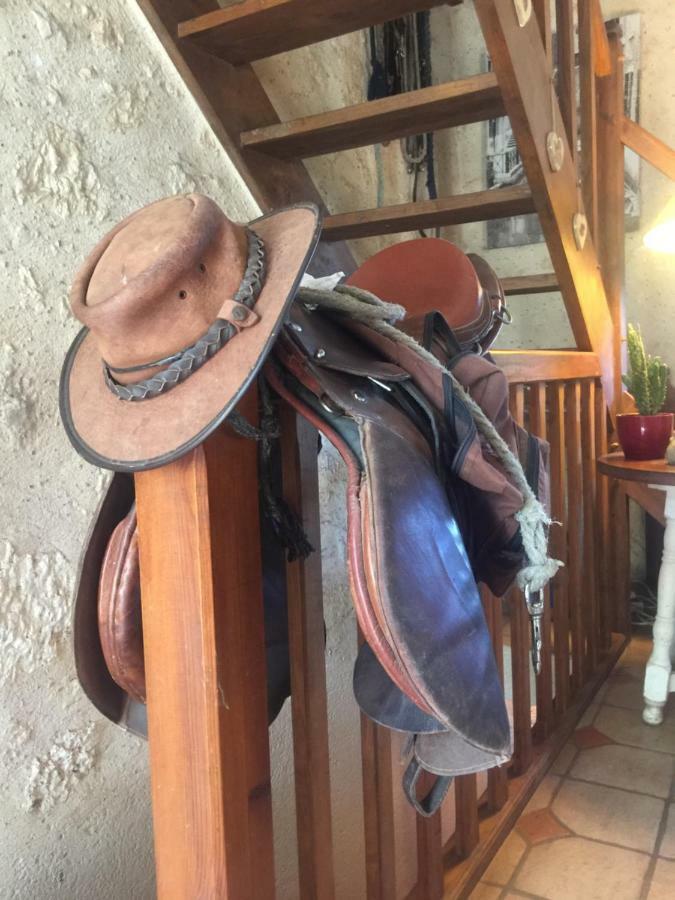 Le Peyrail Bed and Breakfast Les Lèves-et-Thoumeyragues Buitenkant foto